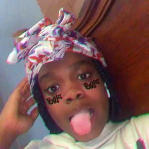 Meet your Posher, Jaynairia